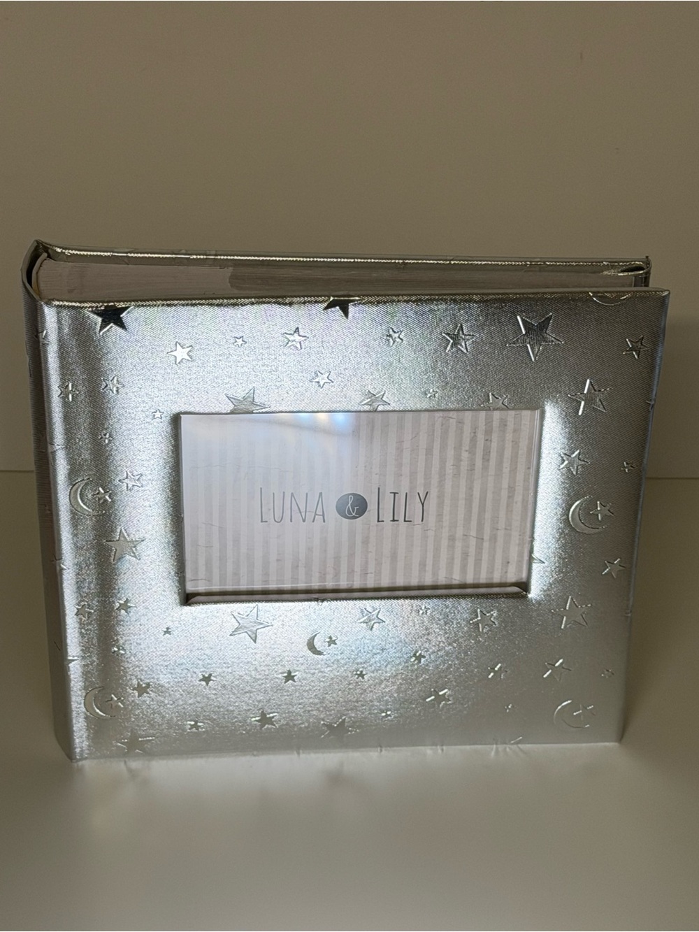Silver Star-Embossed Picture Frame Album 200 6” x 4” photos